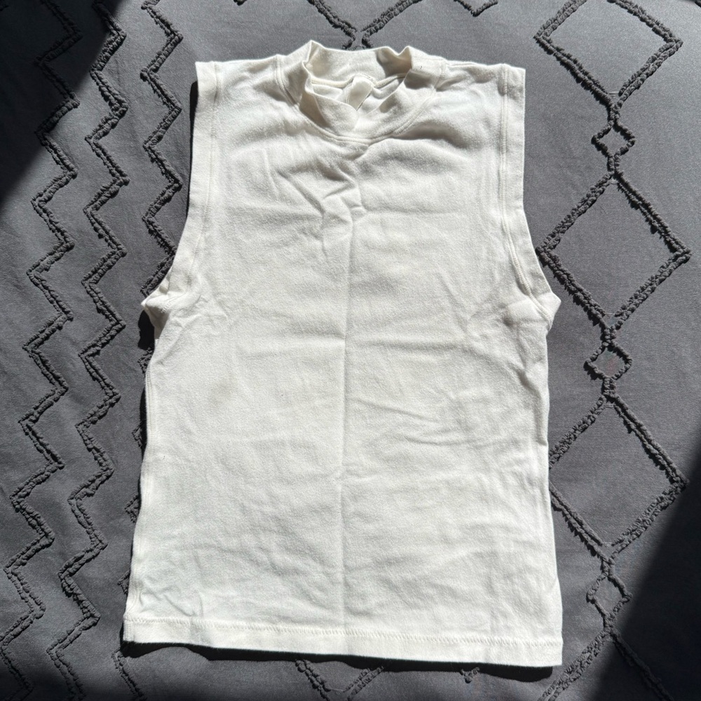 White Sleeveless Crewneck Tank Top | Minimal Basic | Size Small